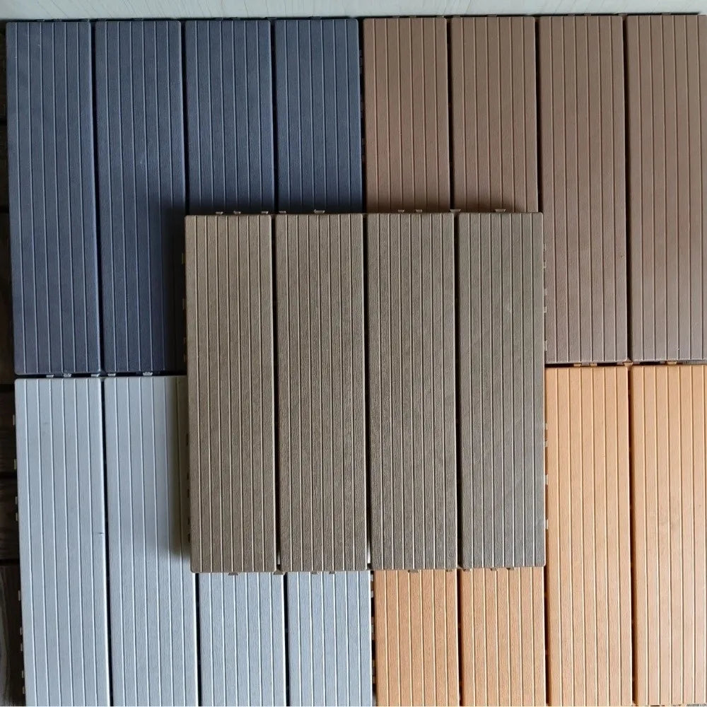 Anti-Corrosion Plastic Balcony Flooring 11.81x11.81in Waterproof DIY Interlocking Deck Tiles