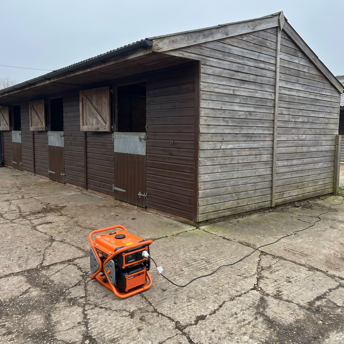 Generator on a farm yard – 3200W Open-Frame Petrol Generator, 210cc